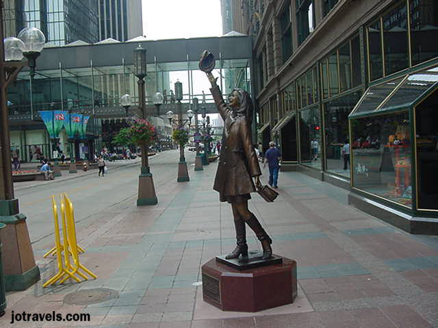 Mary Tyler Moore statue, downtown Minneapolis